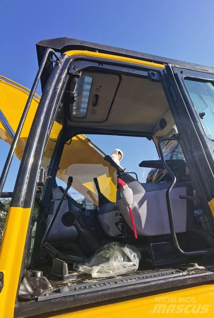 Komatsu PC 210-8 حفارات زحافة