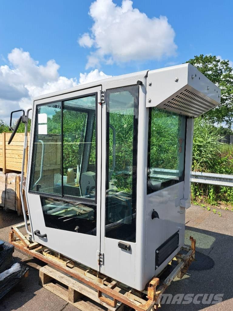 Fuchs D & E Cabin كابينة والداخلية