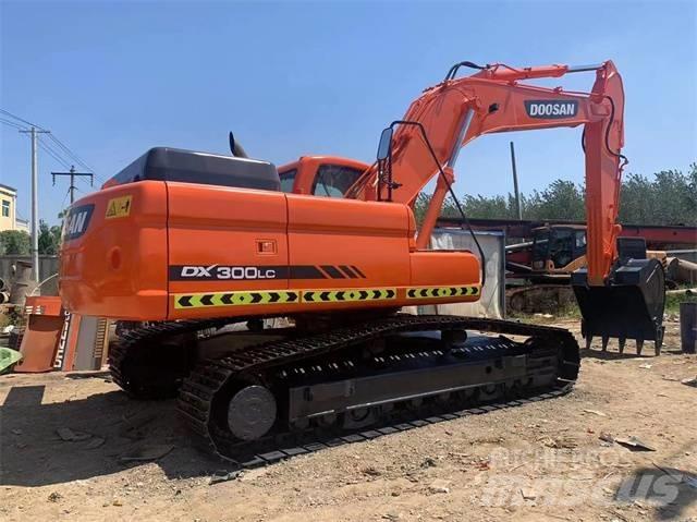 Doosan DX 300 LC حفارات زحافة