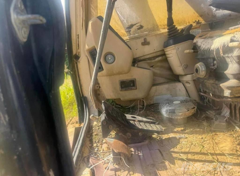 CAT 315 L حفارات زحافة
