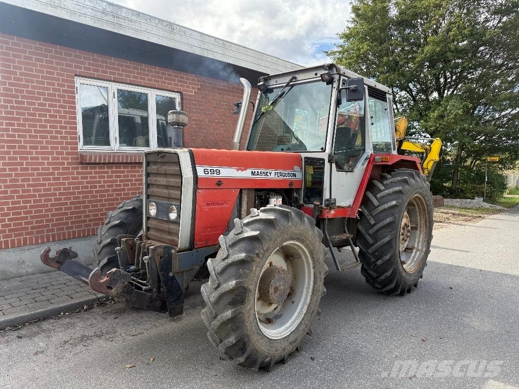 Massey Ferguson 699 الجرارات