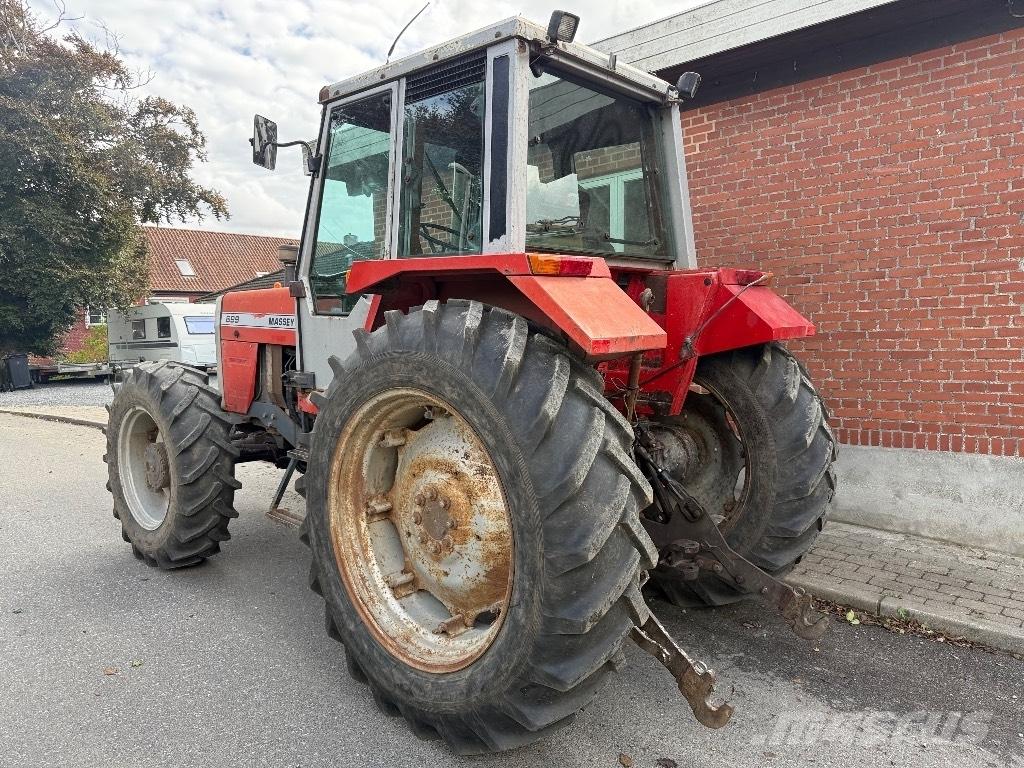 Massey Ferguson 699 الجرارات