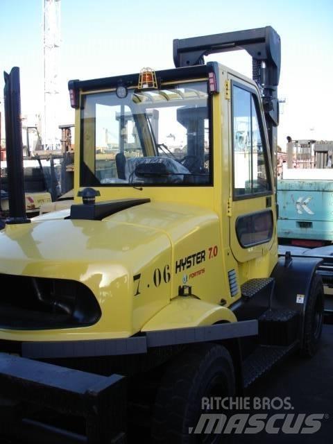 Hyster H 7.0 FT معدات مناولة المواد بالميناء
