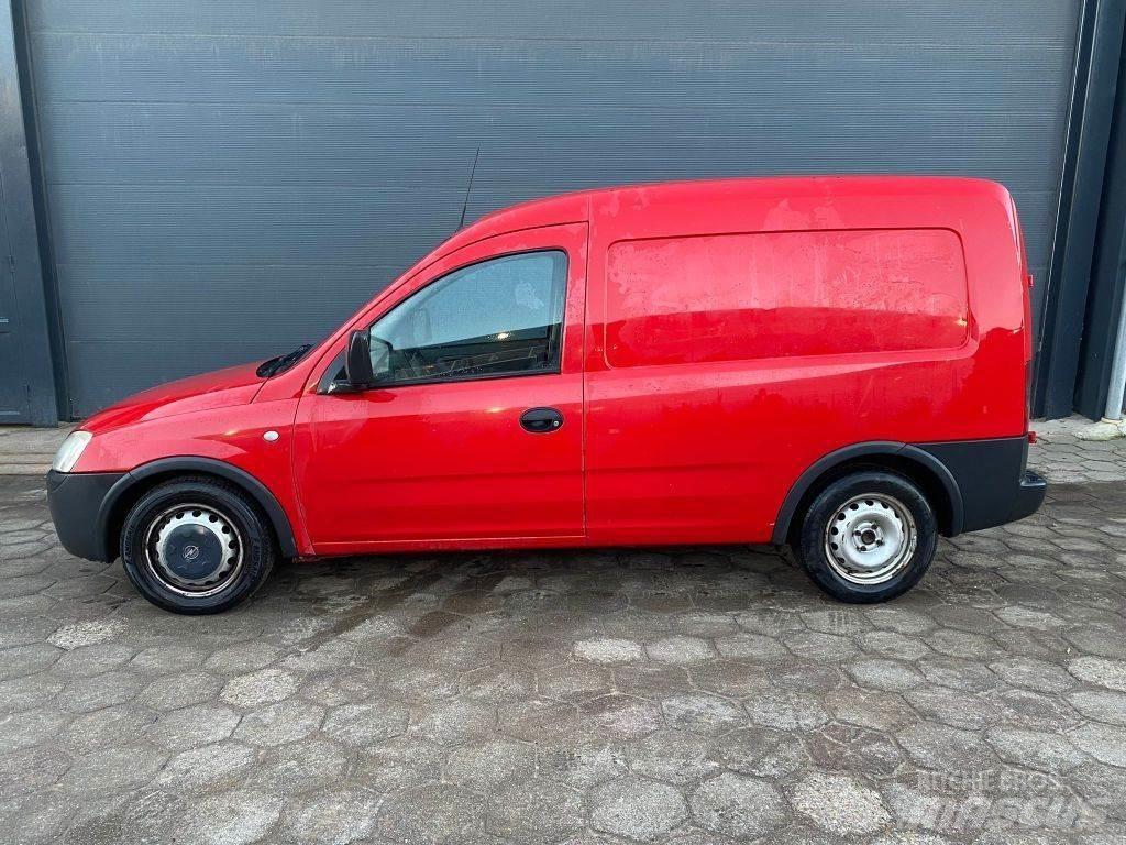 Opel Combo CDTI هيكل صندوقي