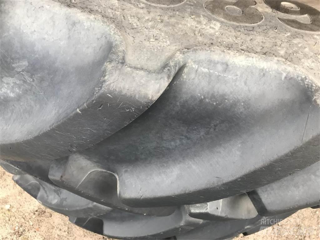 Mitas 680/80R42 الإطارات والعجلات والحافات