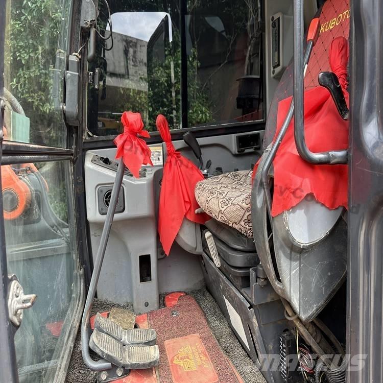 Kubota 183-3 حفارات زحافة