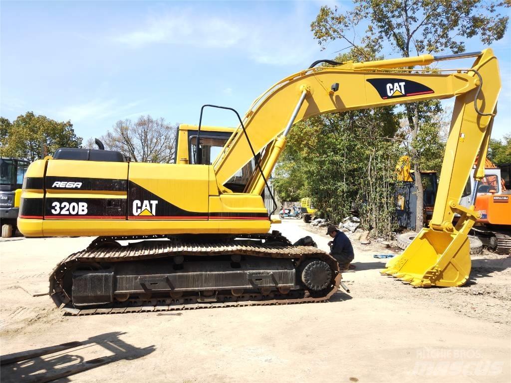CAT 320B حفارات زحافة