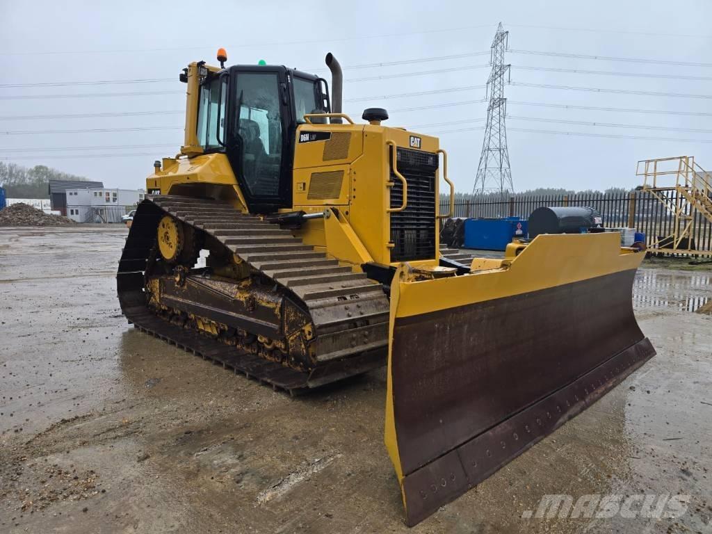 CAT D 6 N LGP بلدوزرات مجنزرة