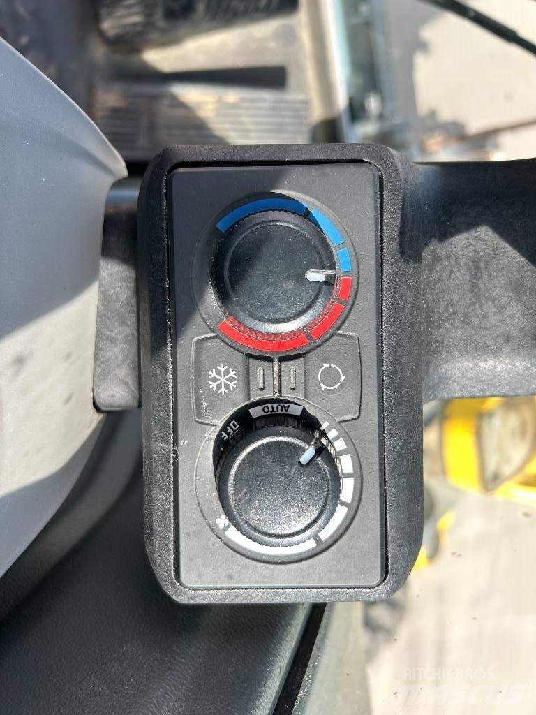 Wacker Neuson EW 100 حفارات بعجل