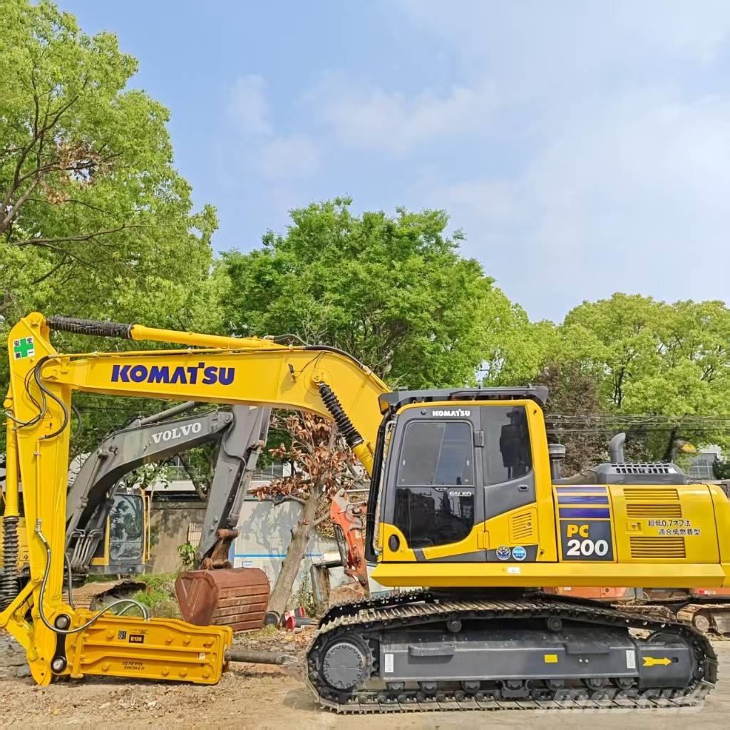 Komatsu PC 200 حفارات زحافة