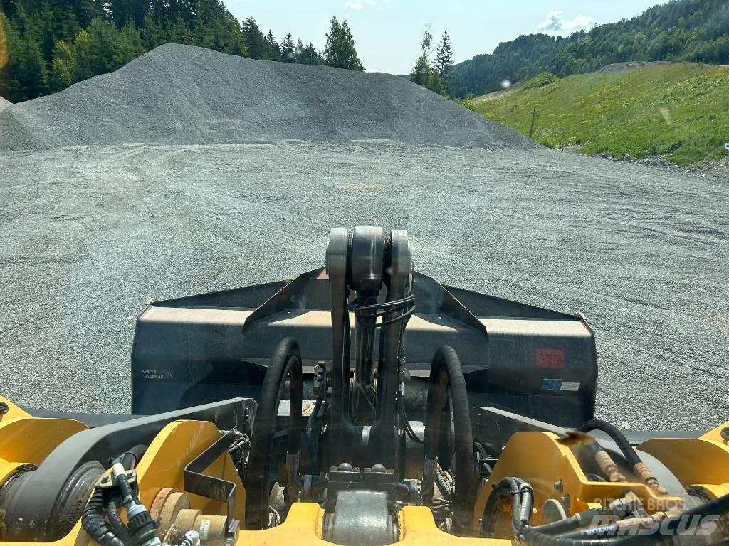 Volvo L 180 H لوادر بعجل