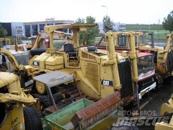 CAT D8L بلدوزرات مجنزرة