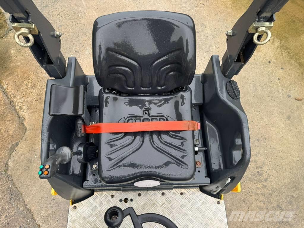 Bomag BW 120 AD-5 مداحل ثنائية الاسطوانة