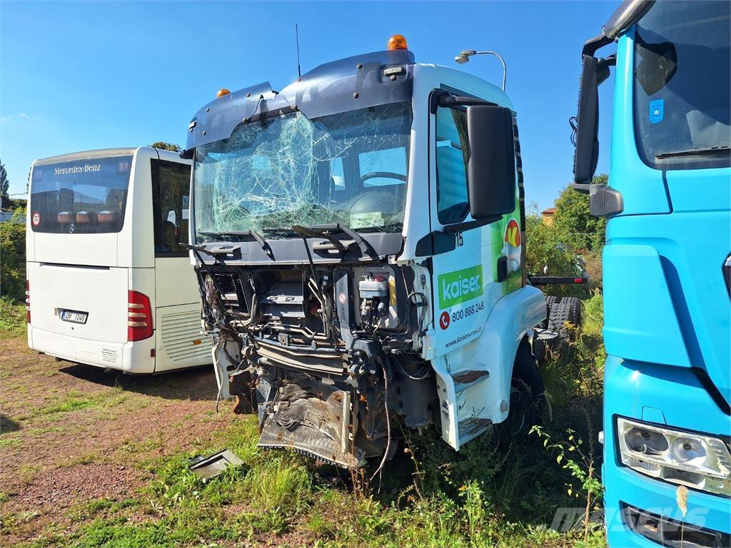 MAN TGS 26.480 6X4 شاحنات بمقصورة وهيكل