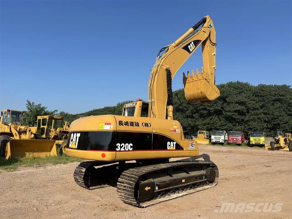 CAT 320C حفارات زحافة