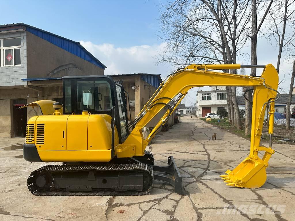 Komatsu PC56-7 حفارات زحافة