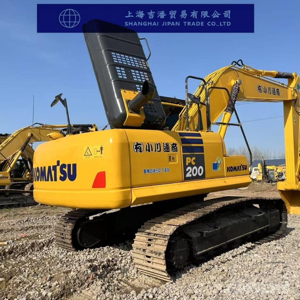 Komatsu PC 200-8 حفارات زحافة