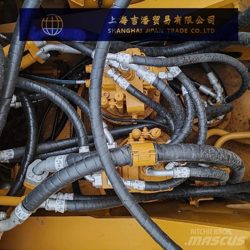 CAT 349 D حفارات زحافة