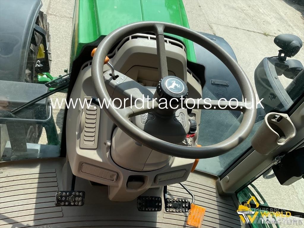 John Deere 6155 M الجرارات