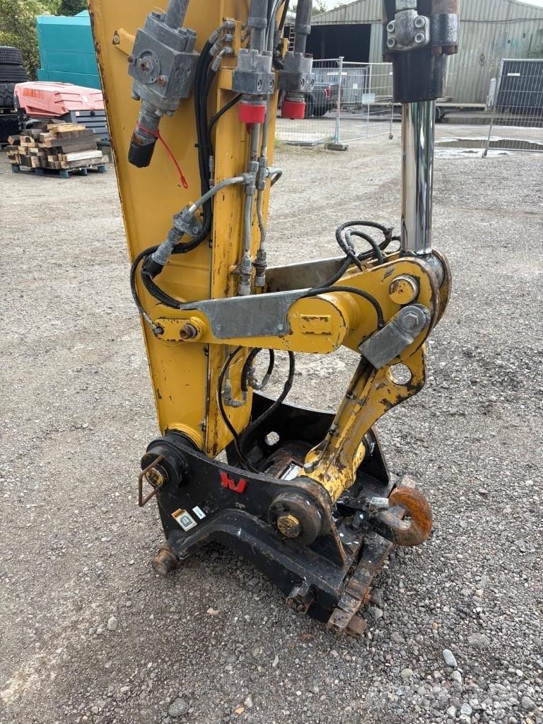 CAT M 313 D Mono حفارات بعجل
