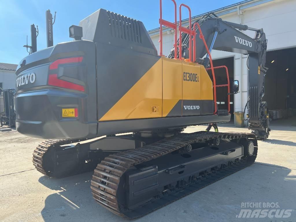 Volvo EC300EL حفارات زحافة