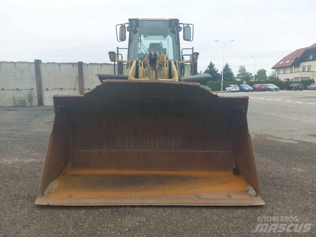 CAT 950G لوادر بعجل