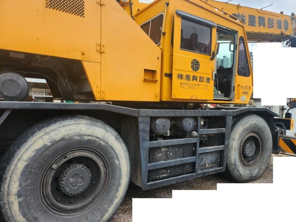 Kato SR 250 رافعات الطرق الوعرة