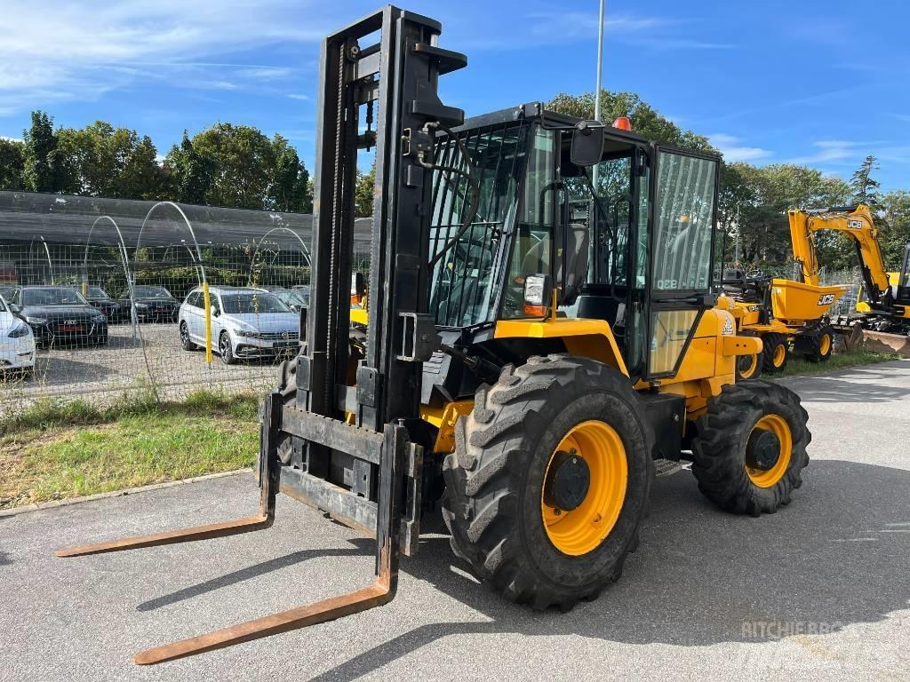 JCB 930 RTFL شاحنات الطرق الوعرة