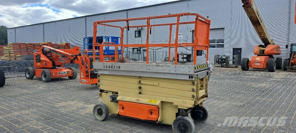 JLG 2646ES رافعات مقصية الشكل