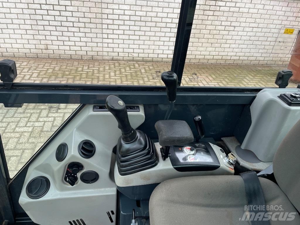 Komatsu PC 17 R-5 حفارات صغيرة أقل من 7 طن (حفارات صغيرة)