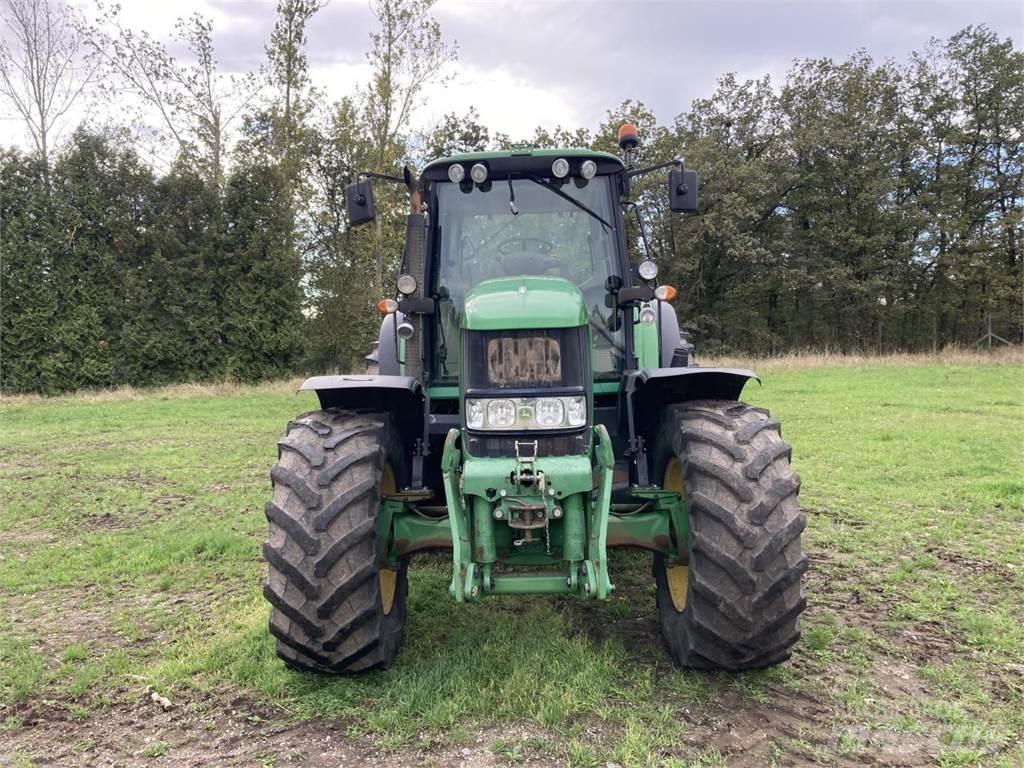 John Deere 7430 الجرارات