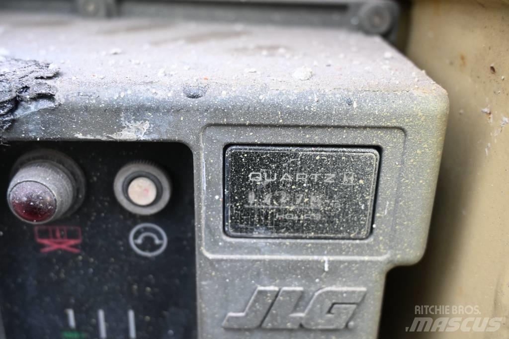 JLG 2030 ES رافعات مقصية الشكل