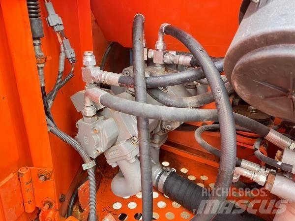 Hitachi Zaxis 70 حفارات زحافة