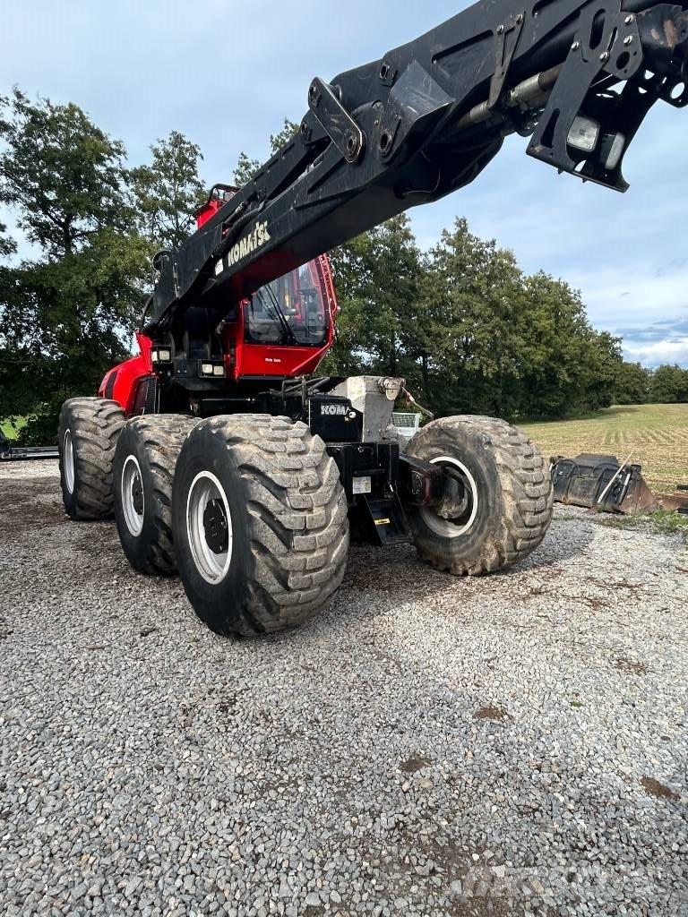 Komatsu 951 حصادات