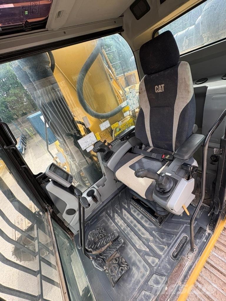 CAT 336 F L حفارات زحافة