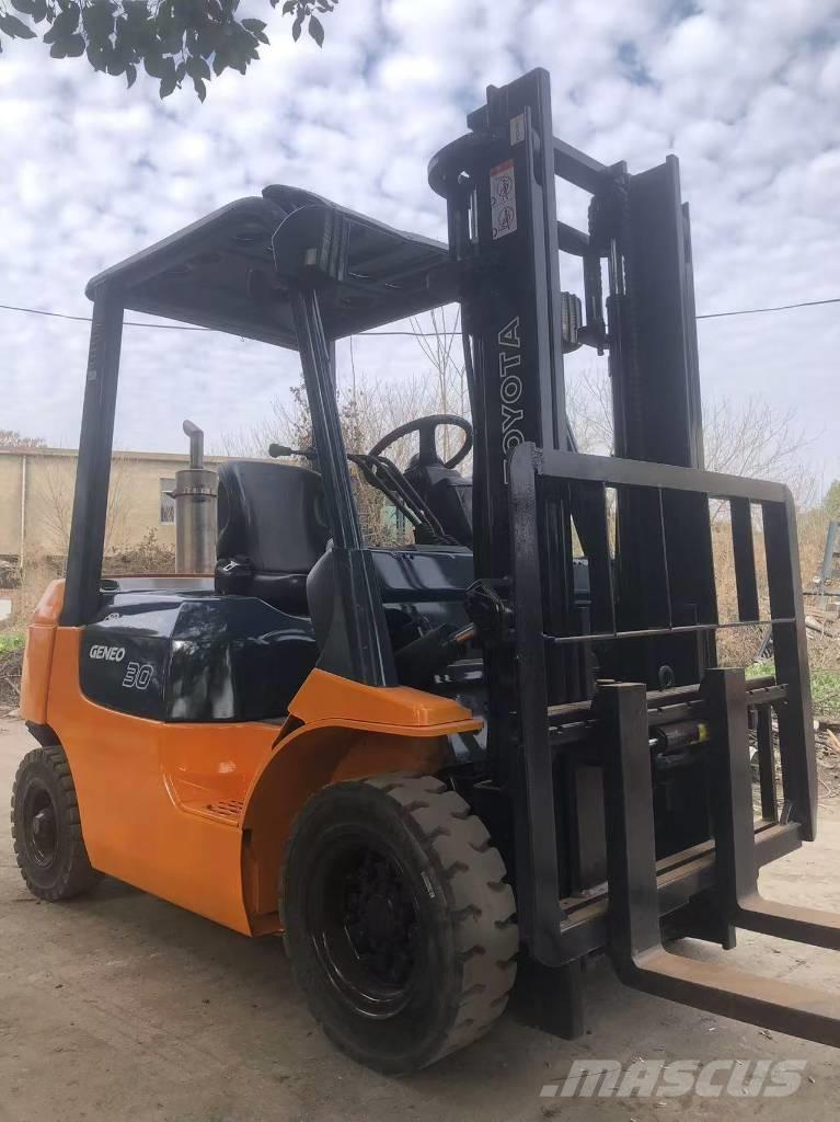 Toyota FD 30 شاحنات الديزل