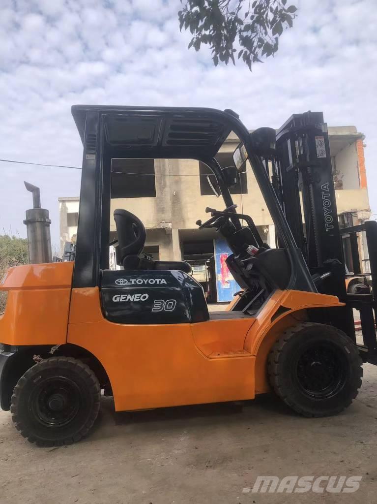 Toyota FD 30 شاحنات الديزل