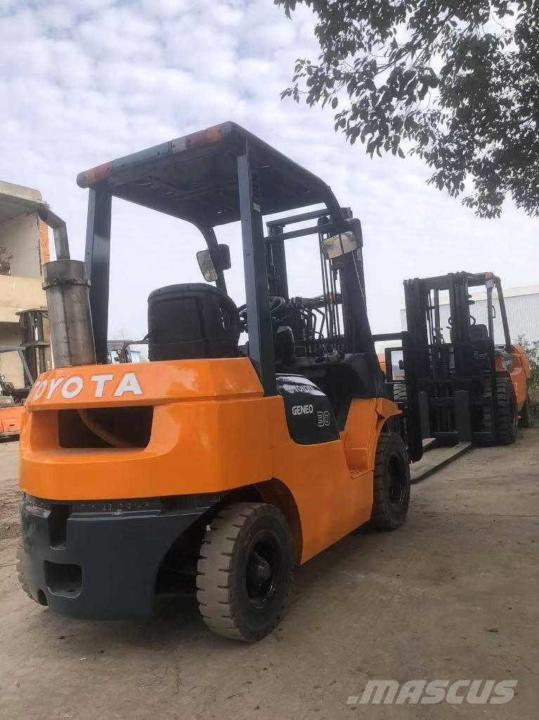 Toyota FD 30 شاحنات الديزل