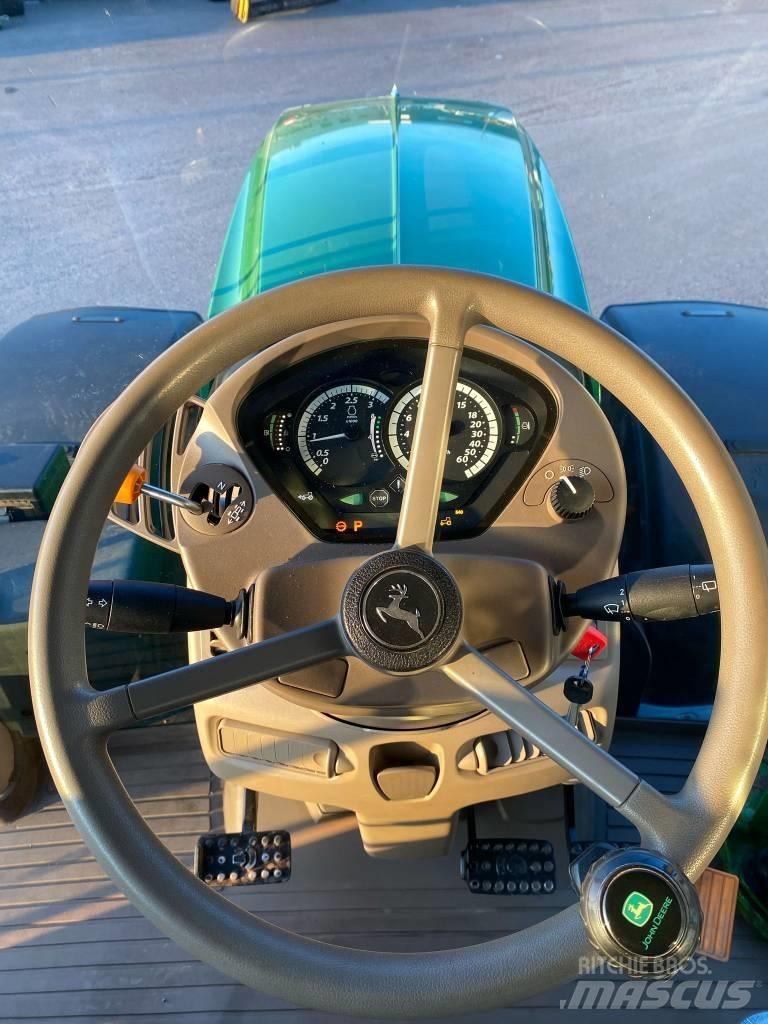 John Deere 6215 R الجرارات