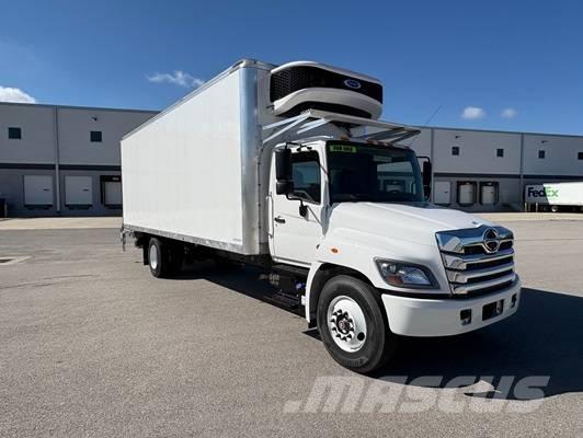 Hino L6 شاحنات بمقصورة وهيكل