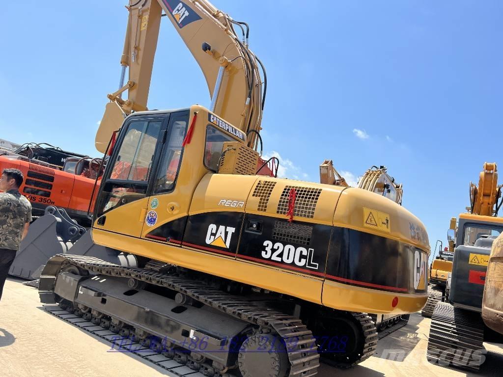 CAT 320 C حفارات زحافة