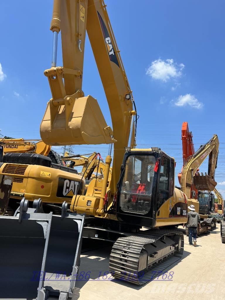 CAT 320 C حفارات زحافة