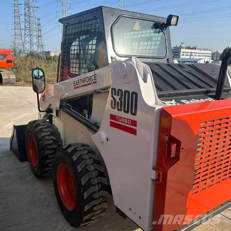 Bobcat S 300 لوادر انزلاقية التوجيه