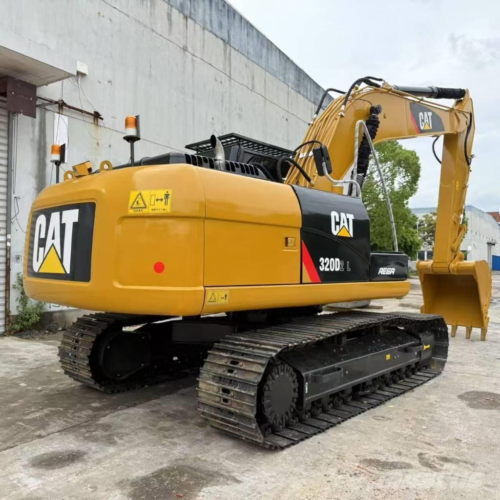 CAT 320D2 حفارات زحافة