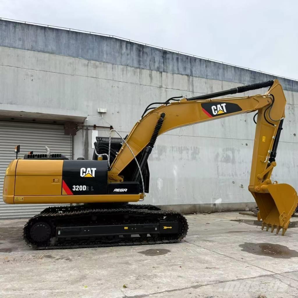 CAT 320D2 حفارات زحافة