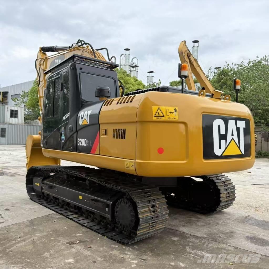 CAT 320D2 حفارات زحافة