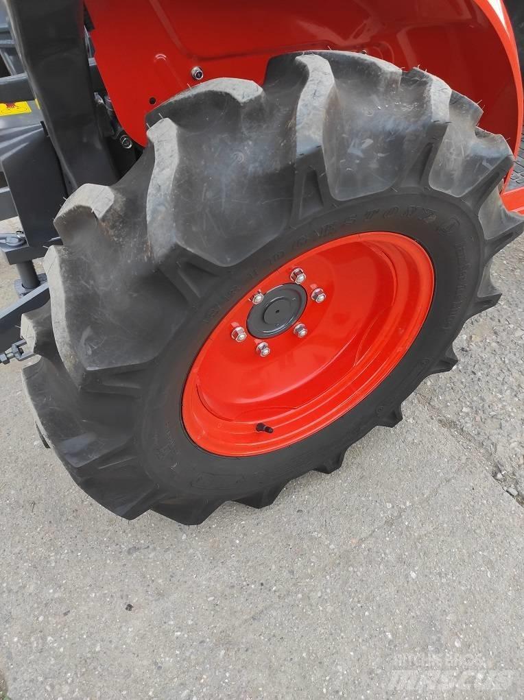 Kubota B1121 جرارات مدمجة