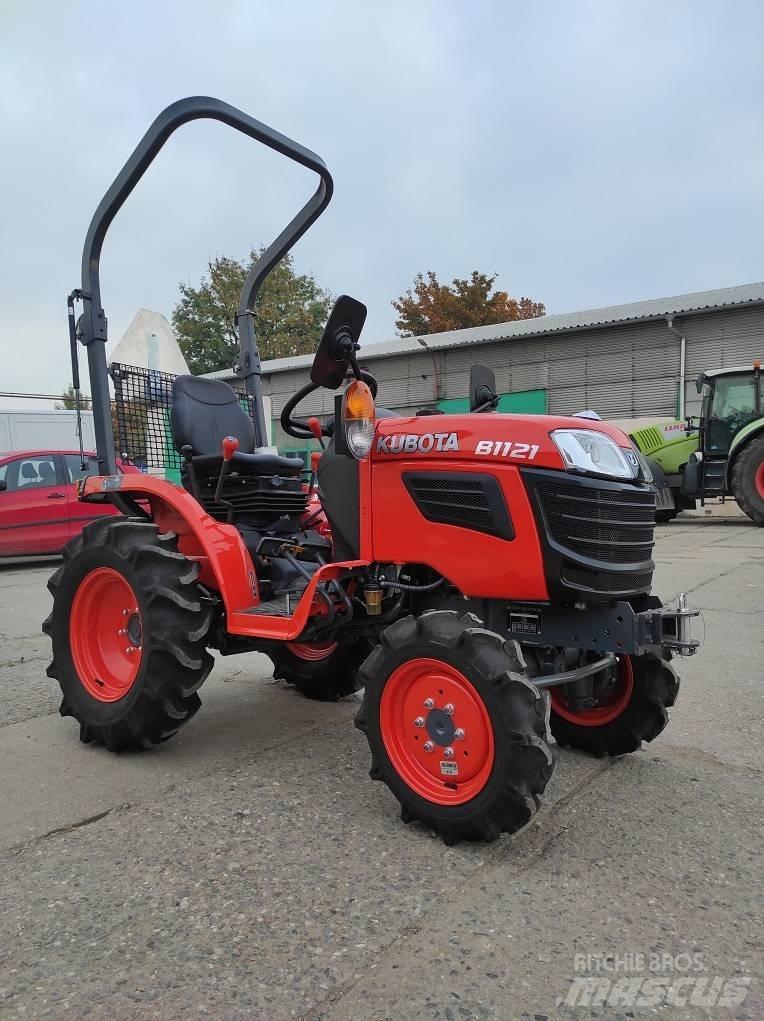 Kubota B1121 جرارات مدمجة