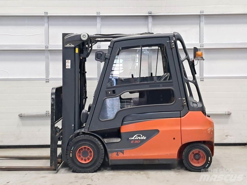 Linde E30-01 شاحنات ذات رافعات شوكية تعمل بالكهرباء