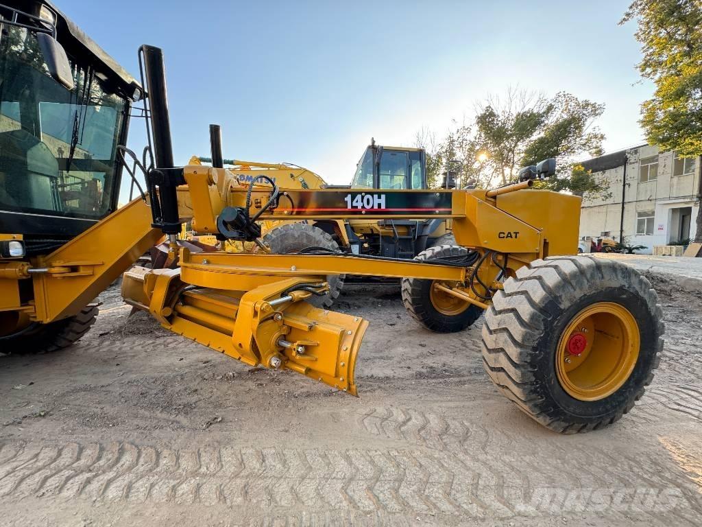 CAT 140 H معدات تمهيد الطرق